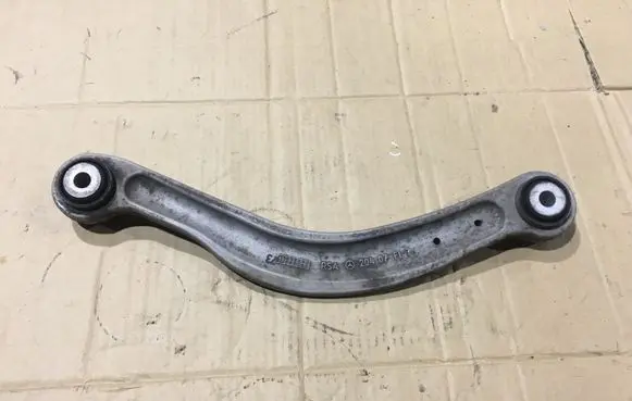 Mercedes-Benz C W205 Rear control arm A20407