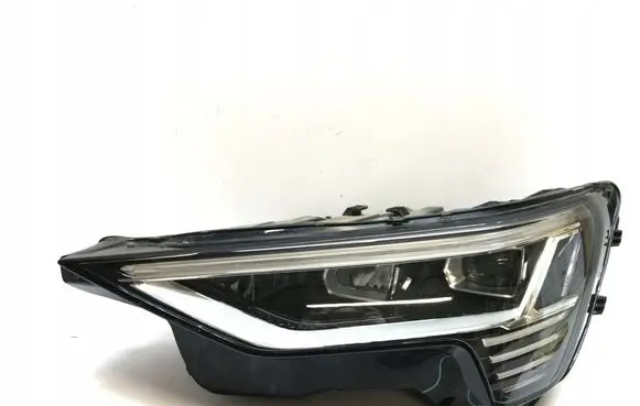 Audi e-tron Headlight/headlamp 4KE941039