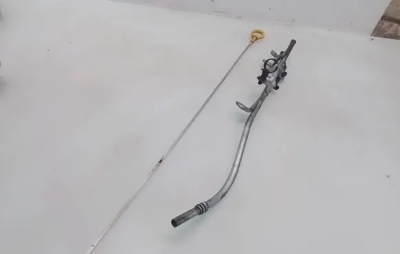 Toyota Auris 150 Oil level dip stick 