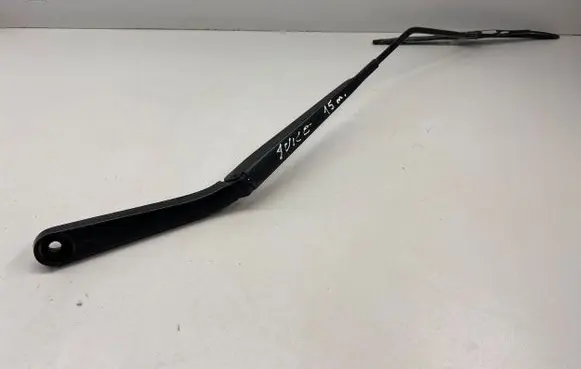 Nissan Juke I F15 Front wiper blade arm W000014867