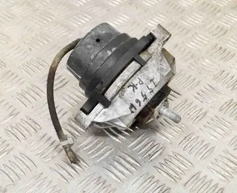 BMW 3 F30 F35 F31 Engine mount bracket 6785713