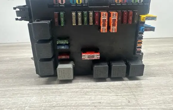 Mercedes-Benz S W221 Fuse box set A2215403250 08022178 A2215450801