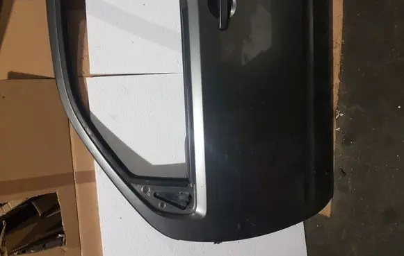 Nissan Pathfinder R51 Front door