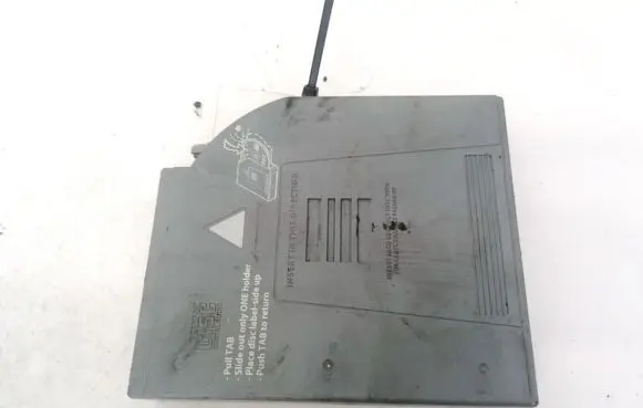 Peugeot 607 CD/DVD changer 