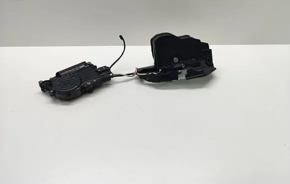 BMW 5 F10 F11 Rear door soft close latching motor 7154515 51227154515