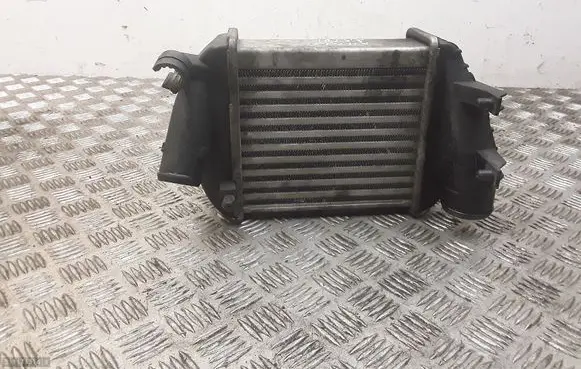 Audi A4 S4 B7 8E 8H Intercooler radiator 8E0145805P