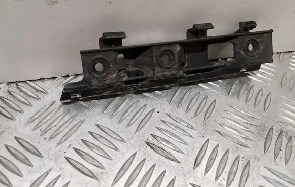 Volkswagen PASSAT B6 Front bumper mounting bracket 3C0807184