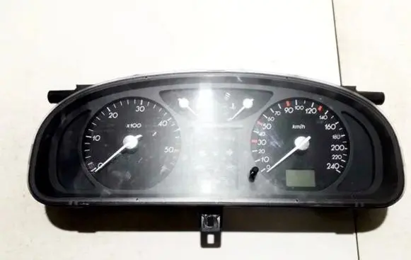 Renault Laguna II Speedometer (instrument cluster) 8200218863 7l0wrd72
