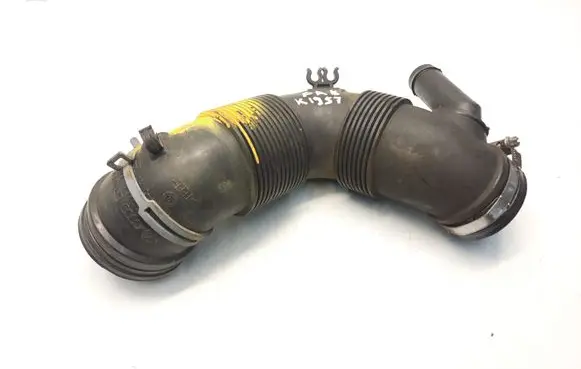Seat Leon (1P) Turbo air intake inlet pipe/hose 3C0129654M K1957