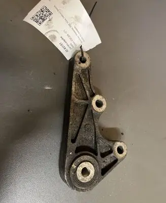 Volvo V50 Engine mount bracket 3M516P093J 326B49