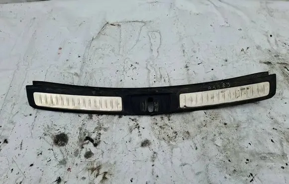 Toyota Avensis T270 Other trunk/boot trim element 5838705110