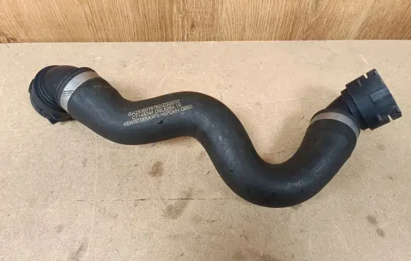 Mercedes-Benz GLC X253 C253 Engine coolant pipe/hose A2535019782