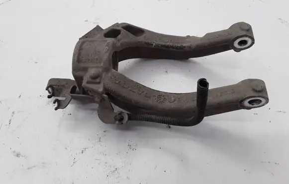 Volvo S90, V90 Lower shock absorber bracket 31658169