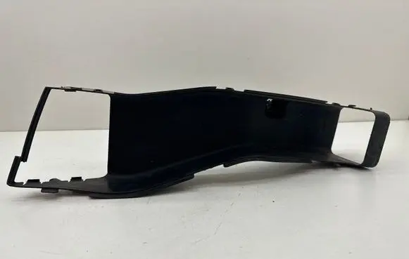 BMW X5 E70 Intercooler air channel guide 
