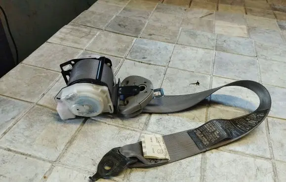 Mitsubishi Grandis Third row seat belt TKAB2N697