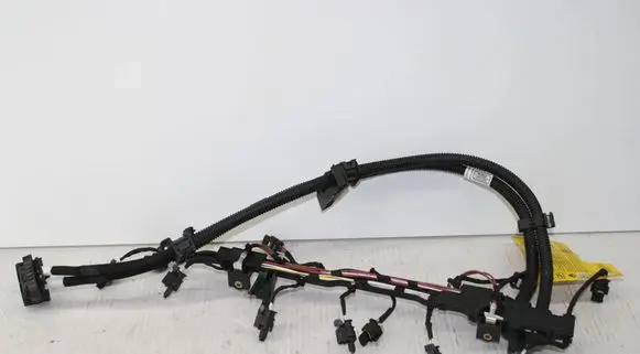 BMW 8 G14 Fuel injector wires 8682761