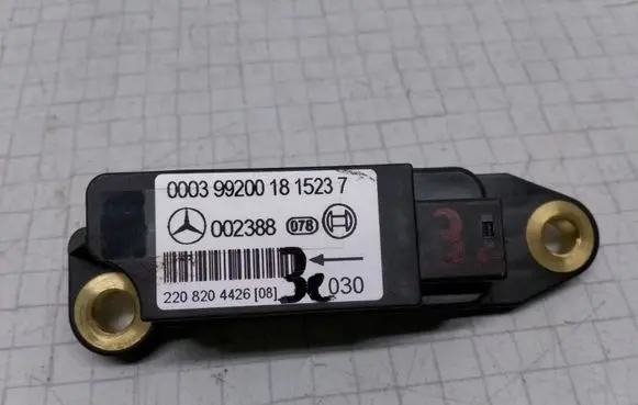 Mercedes-Benz S W220 Airbag deployment crash/impact sensor 2208204426 002388 0003992001815237