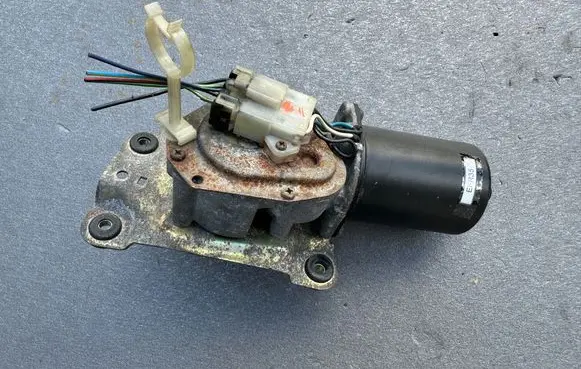 Opel Frontera B Wiper motor 97126166
