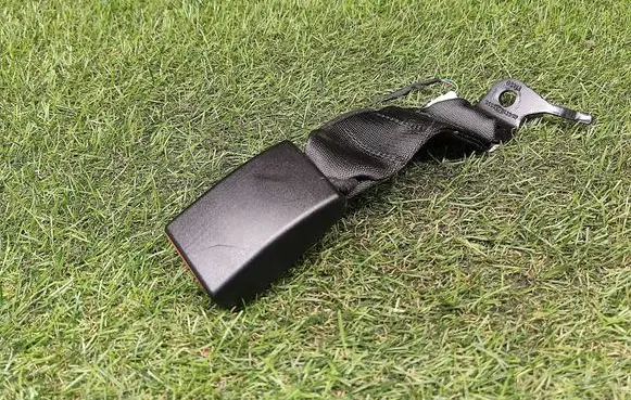 BMW 5 G30 G31 G38 Middle seatbelt buckle (rear) 7412785 741278504 05092017