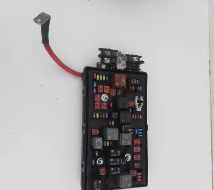Opel Insignia A Fuse module 22933571
