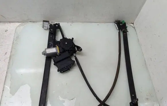 Volkswagen Sharan Front door window regulator with motor 