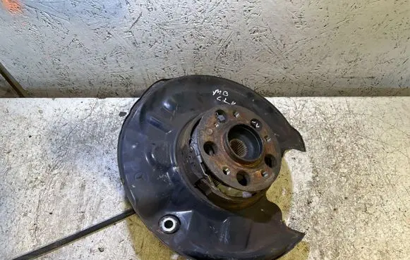 Mercedes-Benz CLK A209 C209 Rear wheel hub