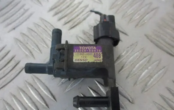 Toyota Avensis T220 Valve vacuum 25860-0D030