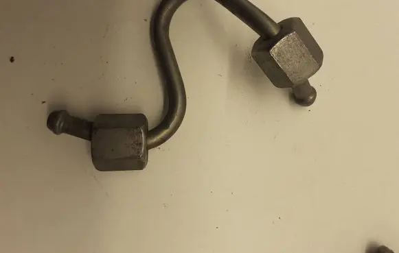 Mercedes-Benz C W204 Fuel injector supply line/pipe 