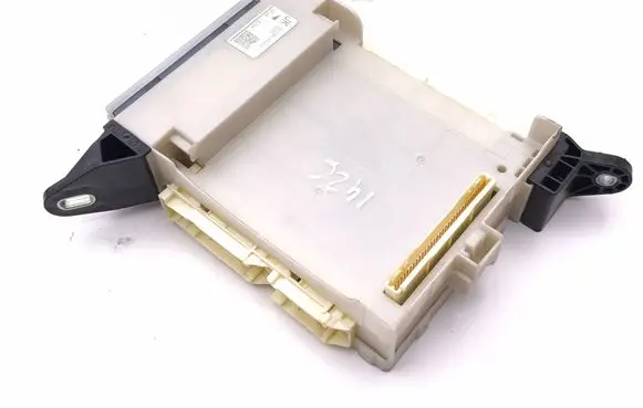 Lexus IS III XE30 Fuse module 8273053J31