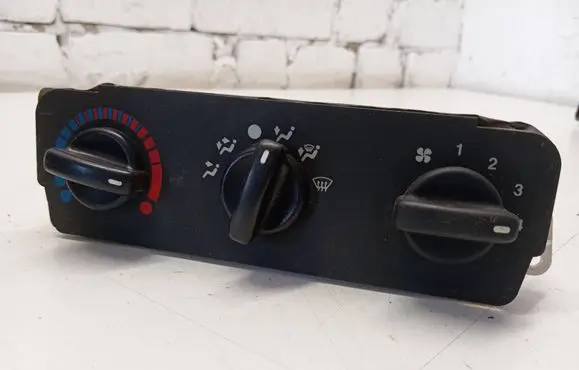 Ford Mondeo MK I Climate control unit 93BW18D 451A