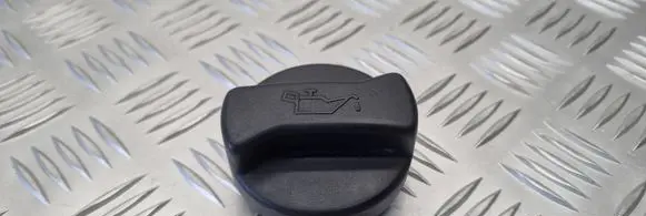 Audi 100 S4 C4 Oil filler cap 026103485