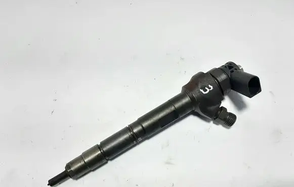 Volkswagen PASSAT B7 Fuel injector 03L130277J