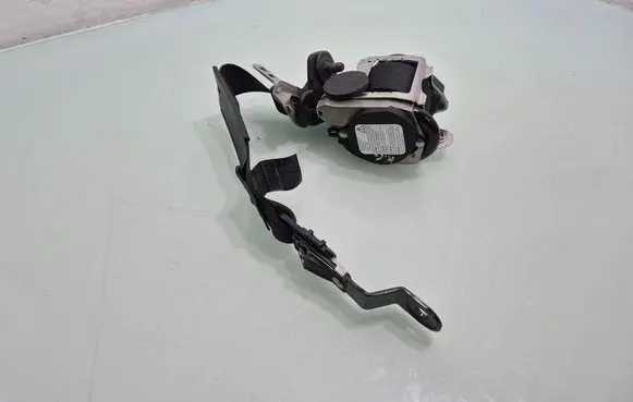 Volvo XC90 Rear seatbelt 31267531