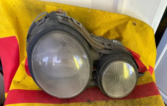 Mercedes-Benz E W210 Headlight/headlamp 21471156 144870