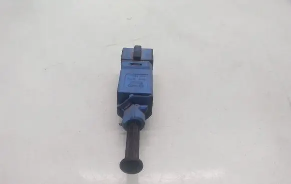 Volkswagen Golf IV Brake pedal sensor switch 927189