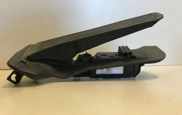 Volkswagen Tiguan Accelerator throttle pedal 1K2721503K 6PV00889010 74390700
