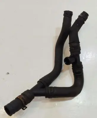 Volkswagen PASSAT B8 Engine coolant pipe/hose 5Q0122086F