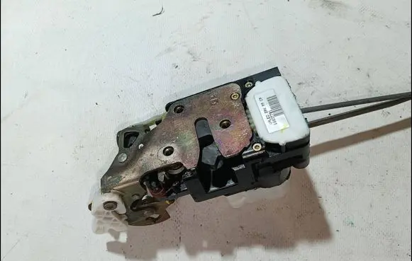 Cadillac DeVille Rear door lock 16637781 29699C9