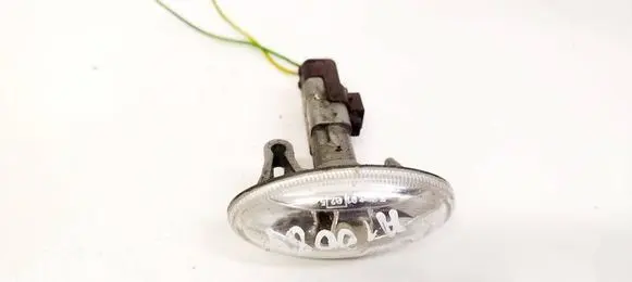 Citroen Xsara Picasso Front fender indicator light 