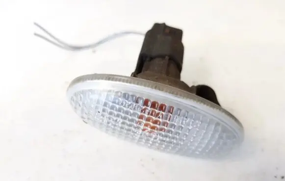 Mazda 5 Front fender indicator light