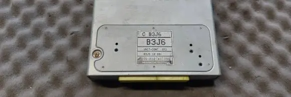 Mazda 121 Engine control unit/module B3J618881