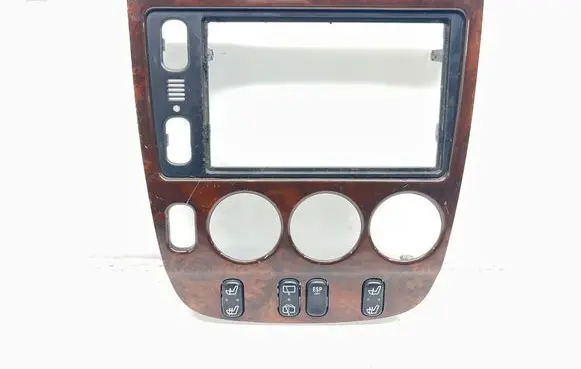 Mercedes-Benz ML W163 Radio/GPS head unit trim A1636808136