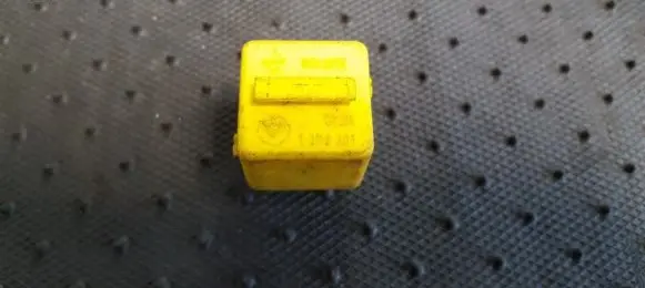 BMW 5 E34 Other relay 61311378301 61.311378301