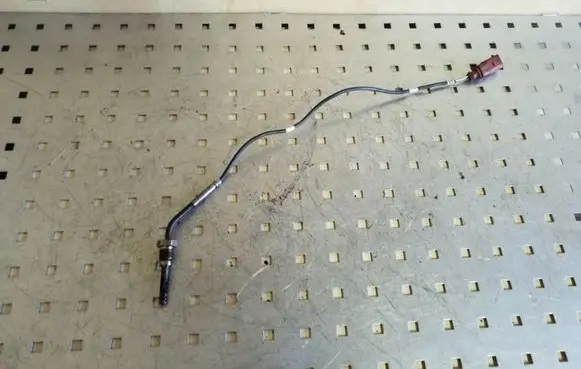 Volkswagen Polo IV 9N3 Exhaust gas temperature sensor 03G906088AC