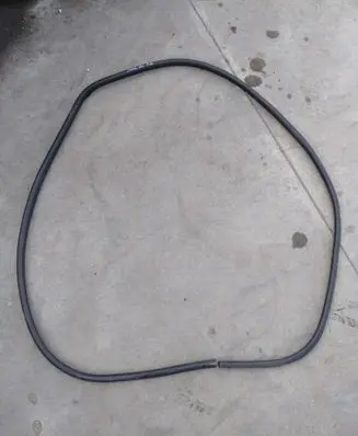 Nissan Juke II F16 Front door rubber seal