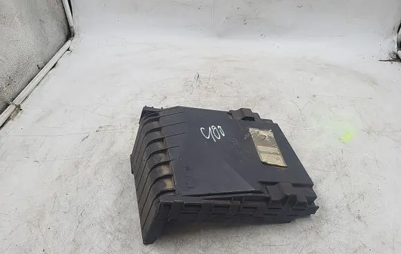Volkswagen PASSAT B6 Fuse box cover 1K0937132F 17180061