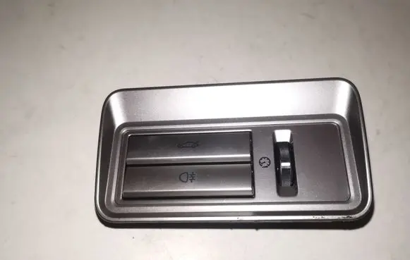 Jaguar XF Tailgate opening switch 8X2311654AB