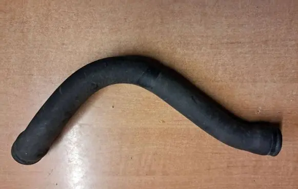 Mercedes-Benz SL R107 Engine coolant pipe/hose 1075010982