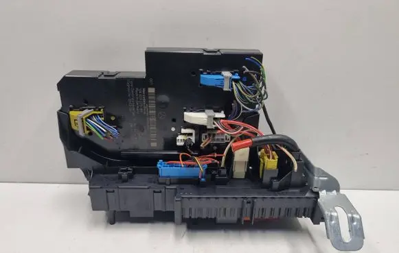 Mercedes-Benz C W204 SAM control unit A2049060105 2049060105 5DK00922589