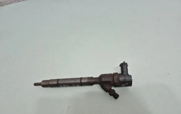 Hyundai i30 Fuel injector 338002A900